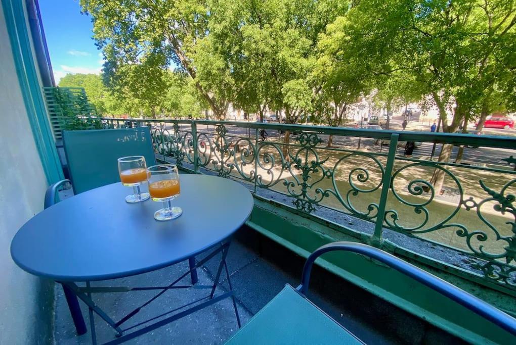 Апартаменты L'Historien - Avec Balcon Coeur De Ним Экстерьер фото